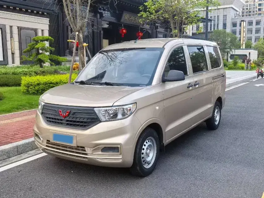 2022 WULING HONGGUANG view 1