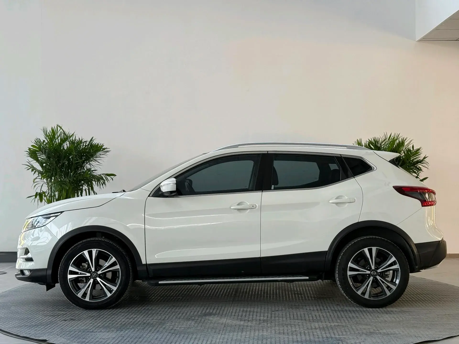 2022 NISSAN QASHQAI thumbnail 4