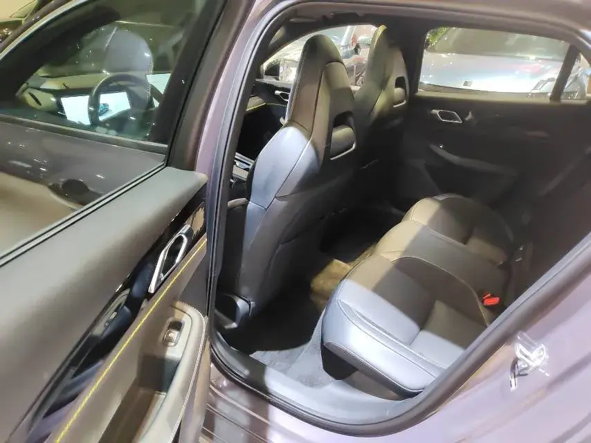 2025 LYNK&CO 03 thumbnail 2