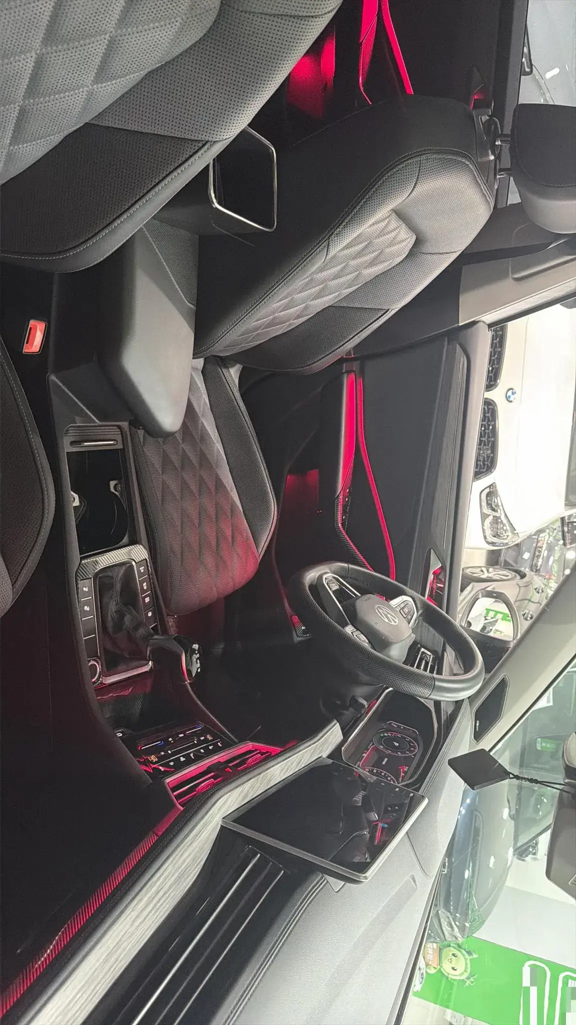 2023 VOLKSWAGEN SAGITAR thumbnail 2