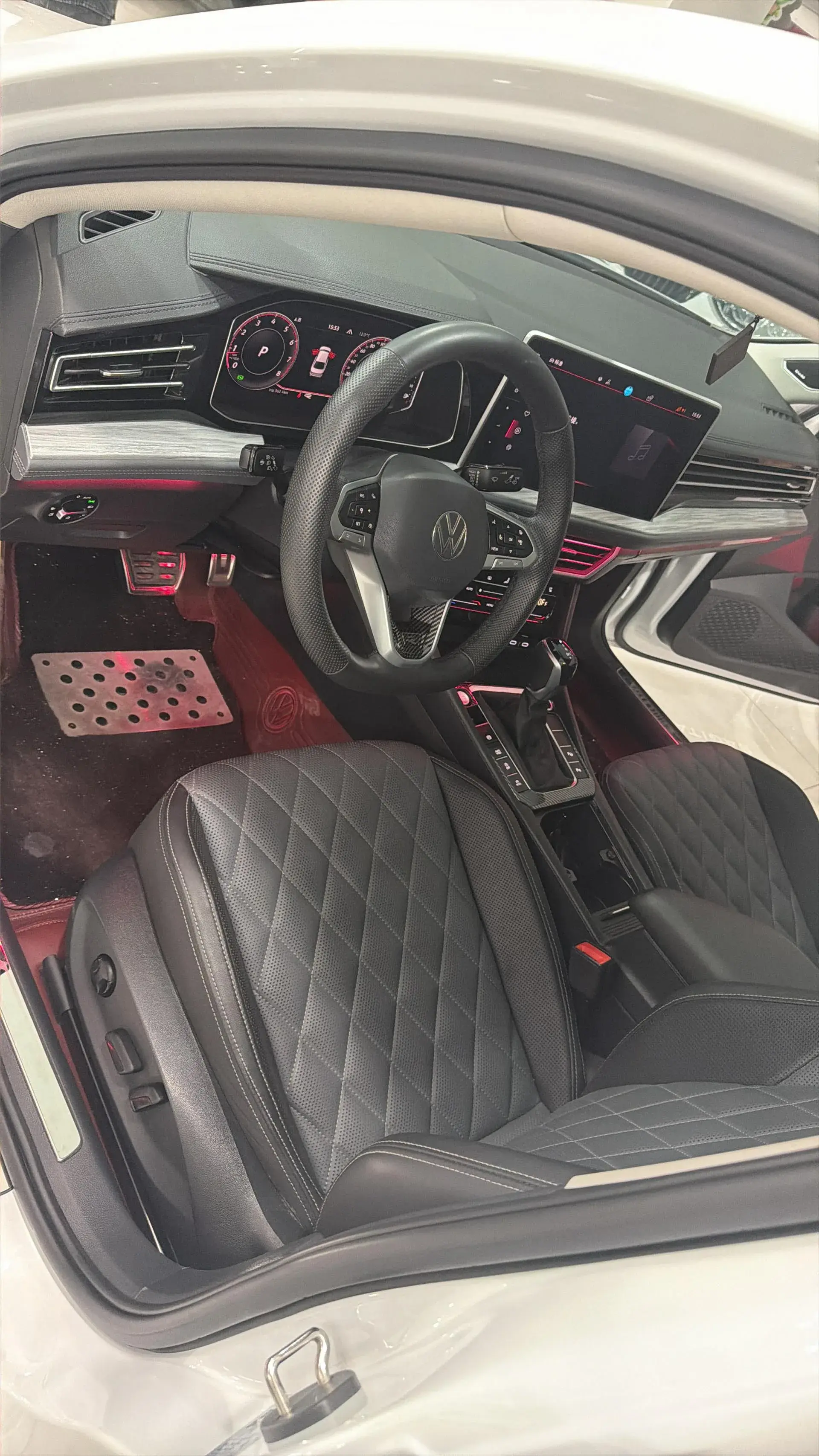 2023 VOLKSWAGEN SAGITAR thumbnail 4