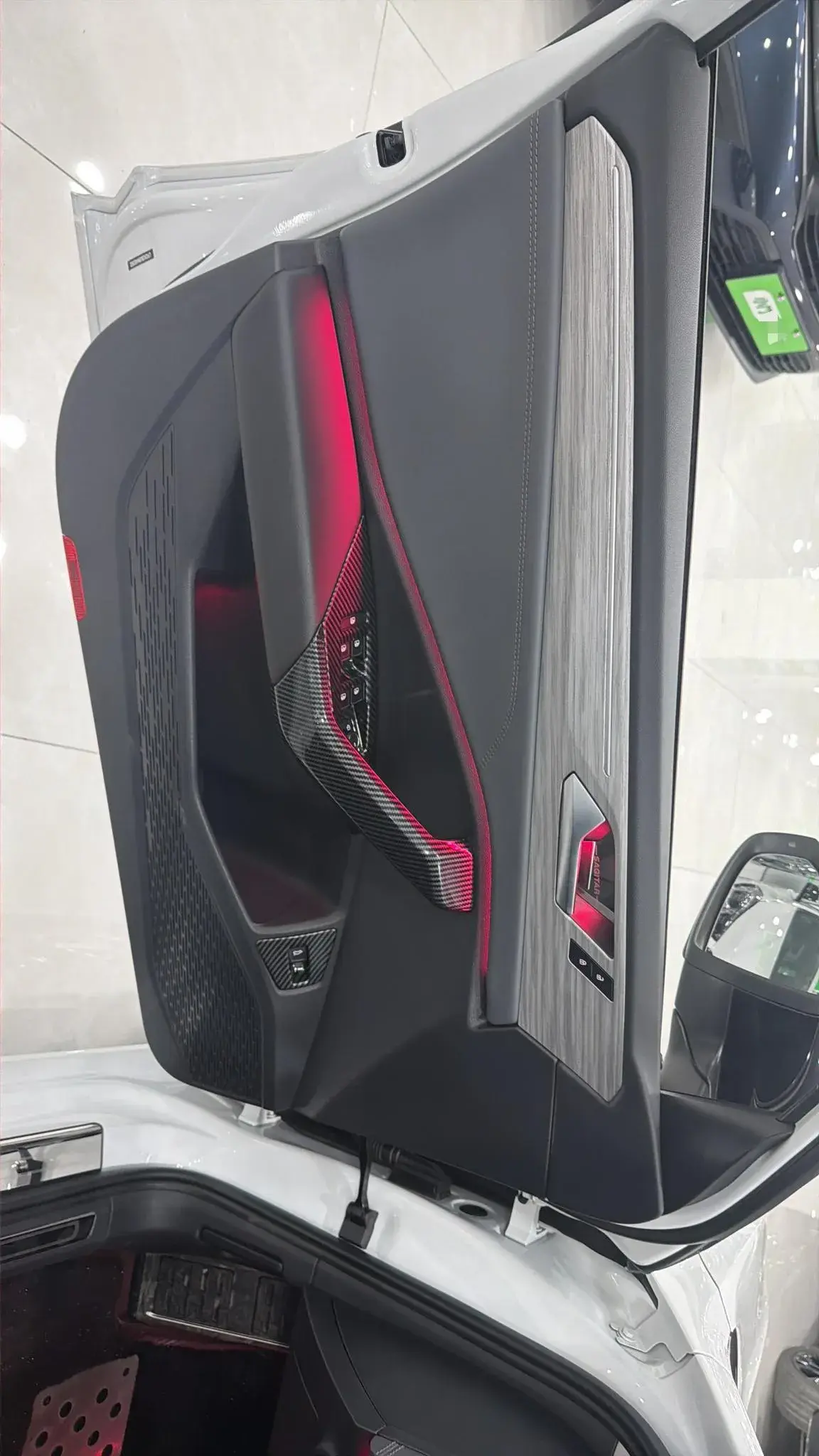 2023 VOLKSWAGEN SAGITAR thumbnail 3