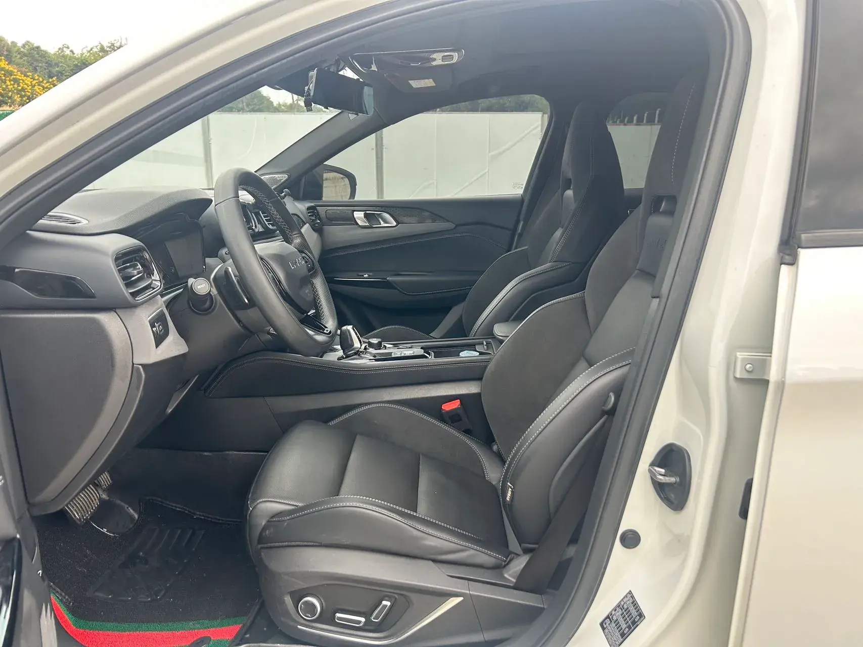 2021 LYNK&CO 03 thumbnail 4