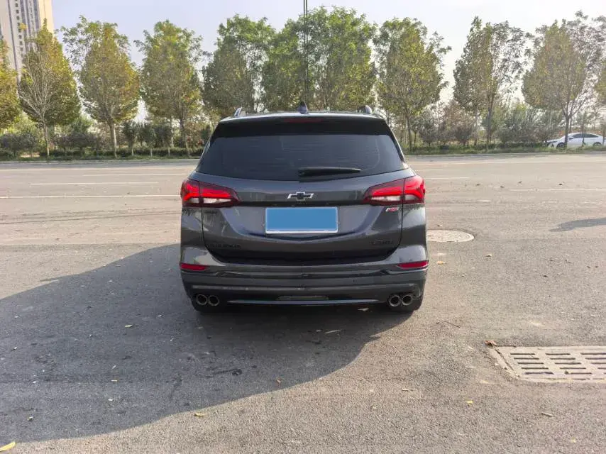 2022 CHEVROLET EQUINOX thumbnail 4