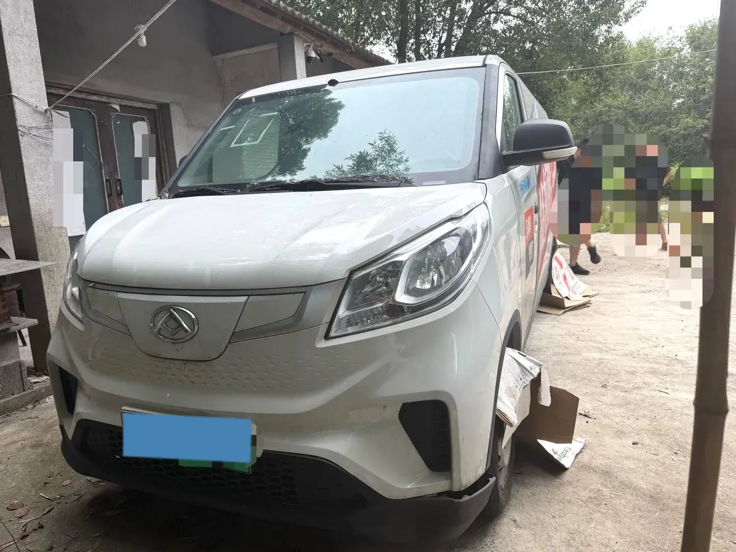 2023 MAXUS EV30 view 1