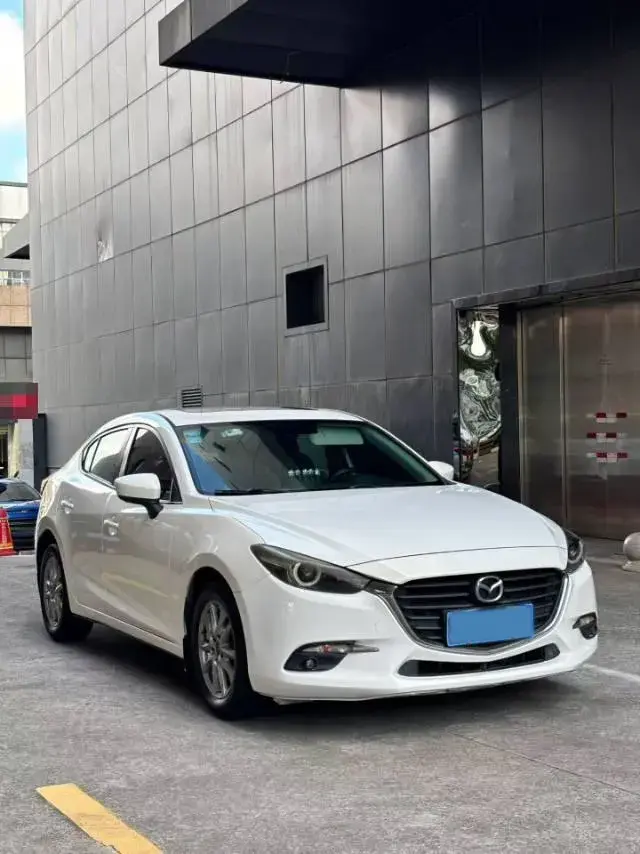 2017 MAZDA 3 thumbnail 2