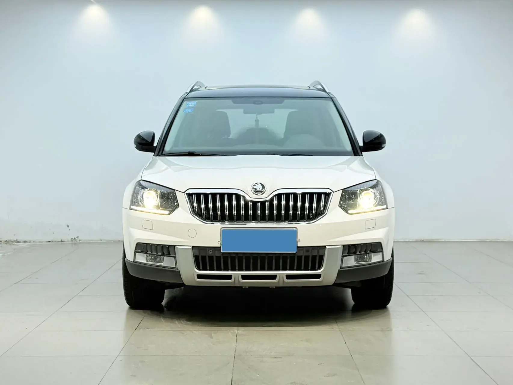 2017 SKODA YETI thumbnail 2