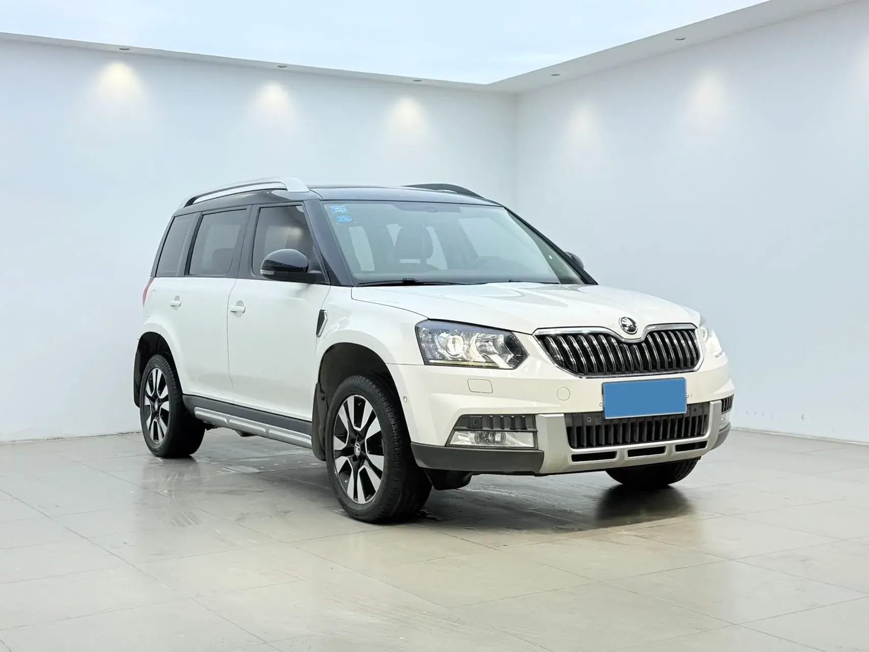 2017 SKODA YETI thumbnail 3