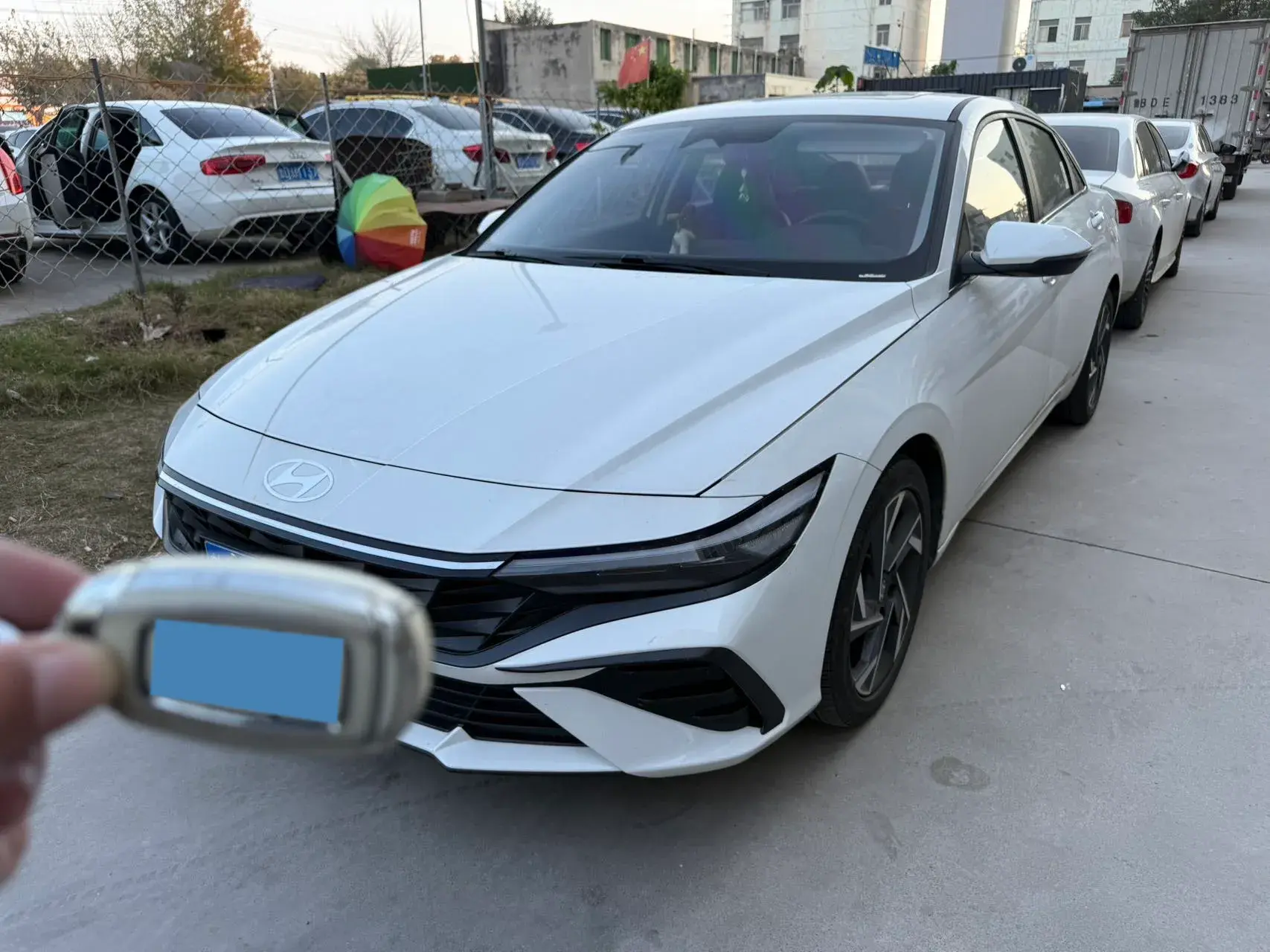 2023 HYUNDAI ELANTRA view 1