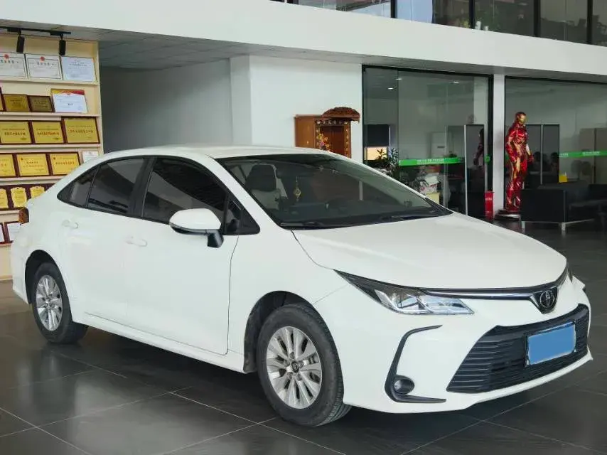 2021 TOYOTA COROLLA thumbnail 3