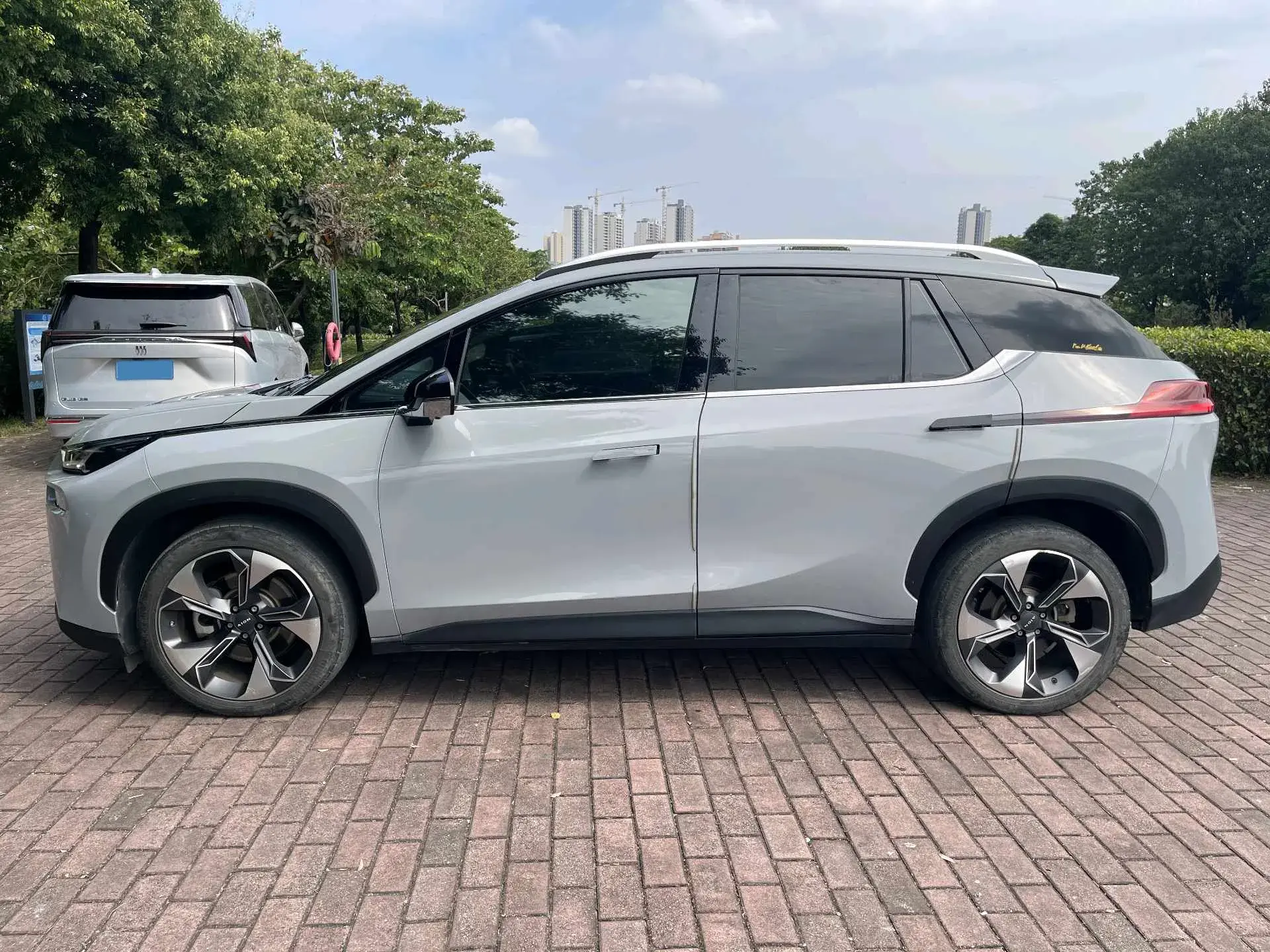 2021 AION V thumbnail 4