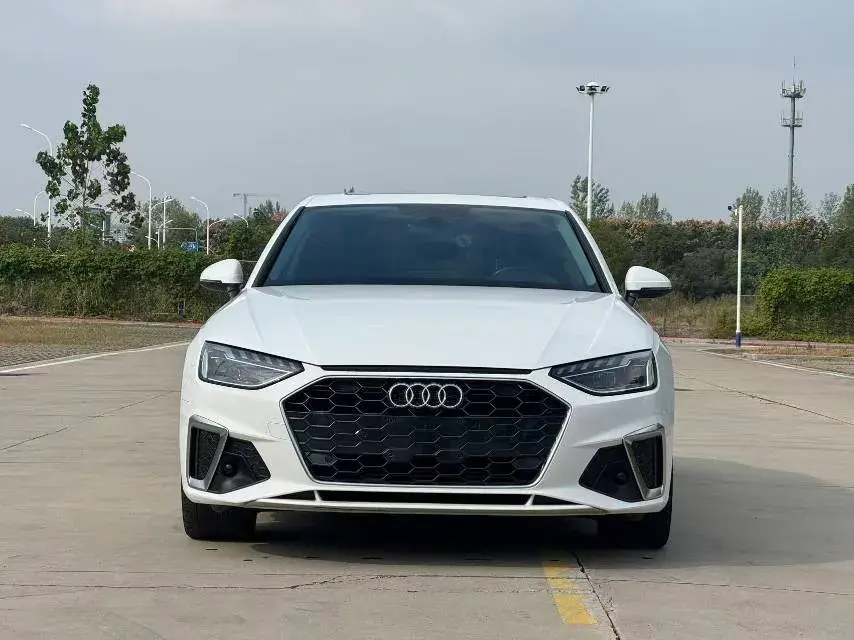 2022 AUDI A4L thumbnail 2