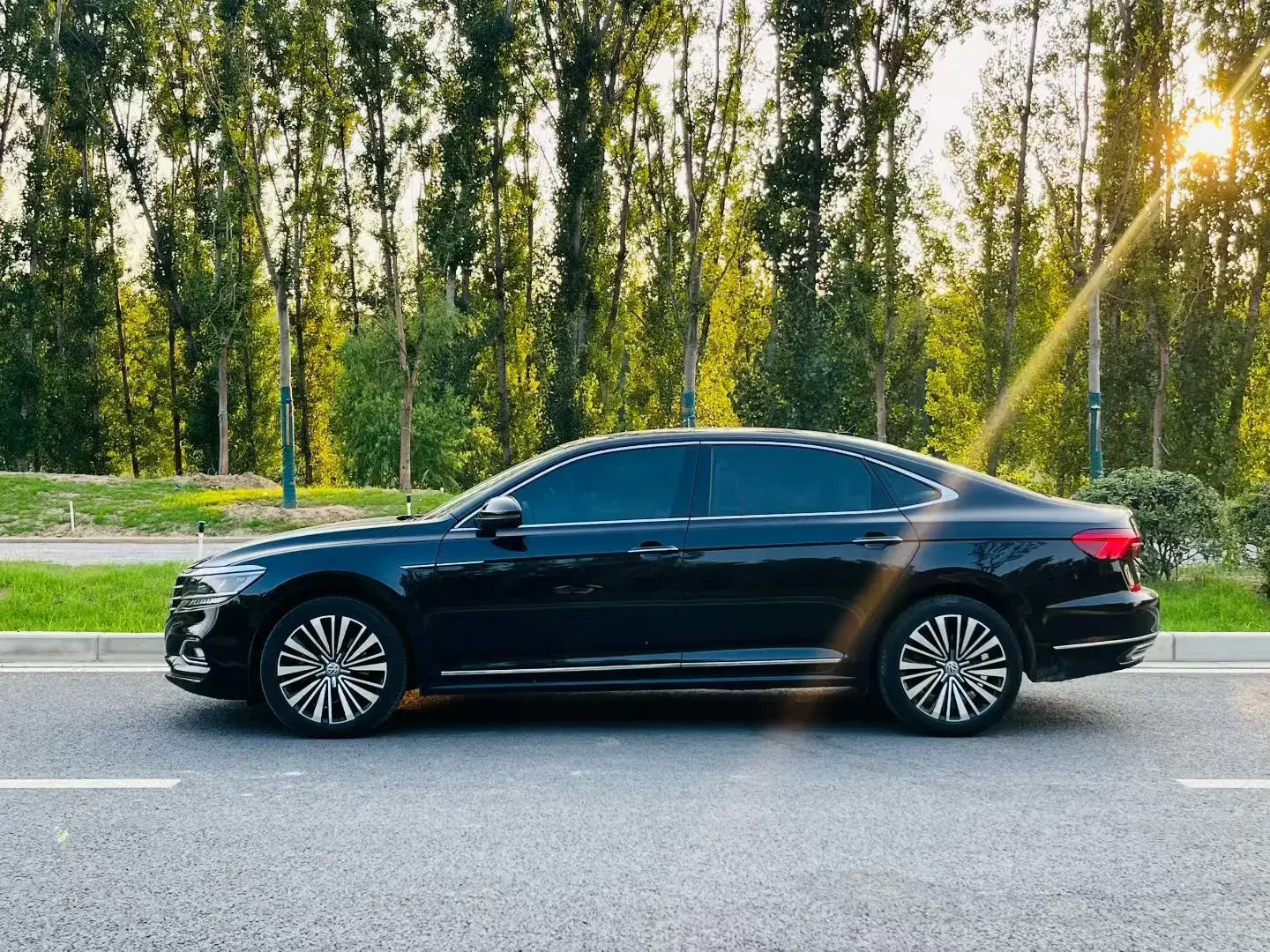 2020 VOLKSWAGEN PASSAT thumbnail 4