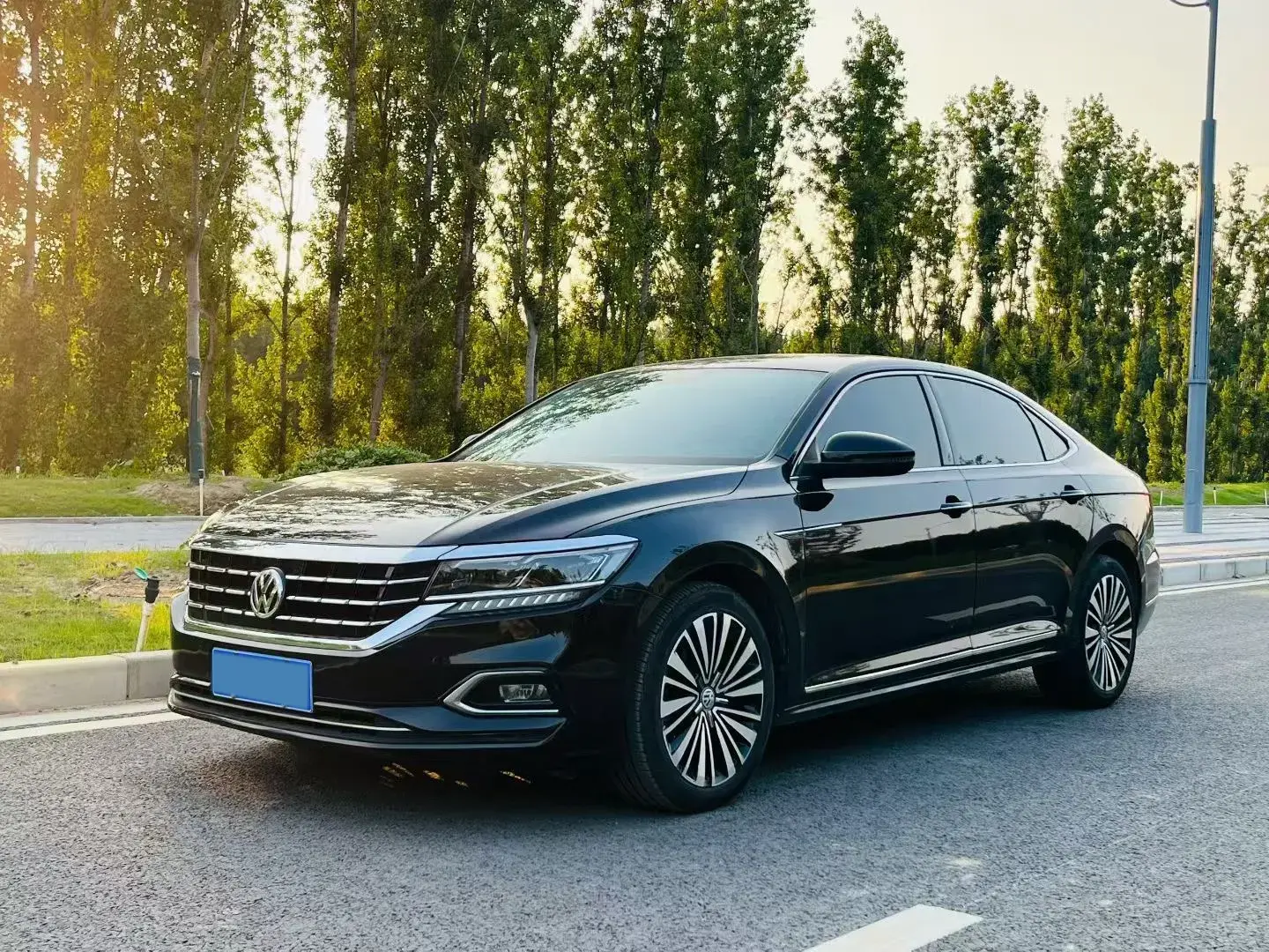 2020 VOLKSWAGEN PASSAT view 1