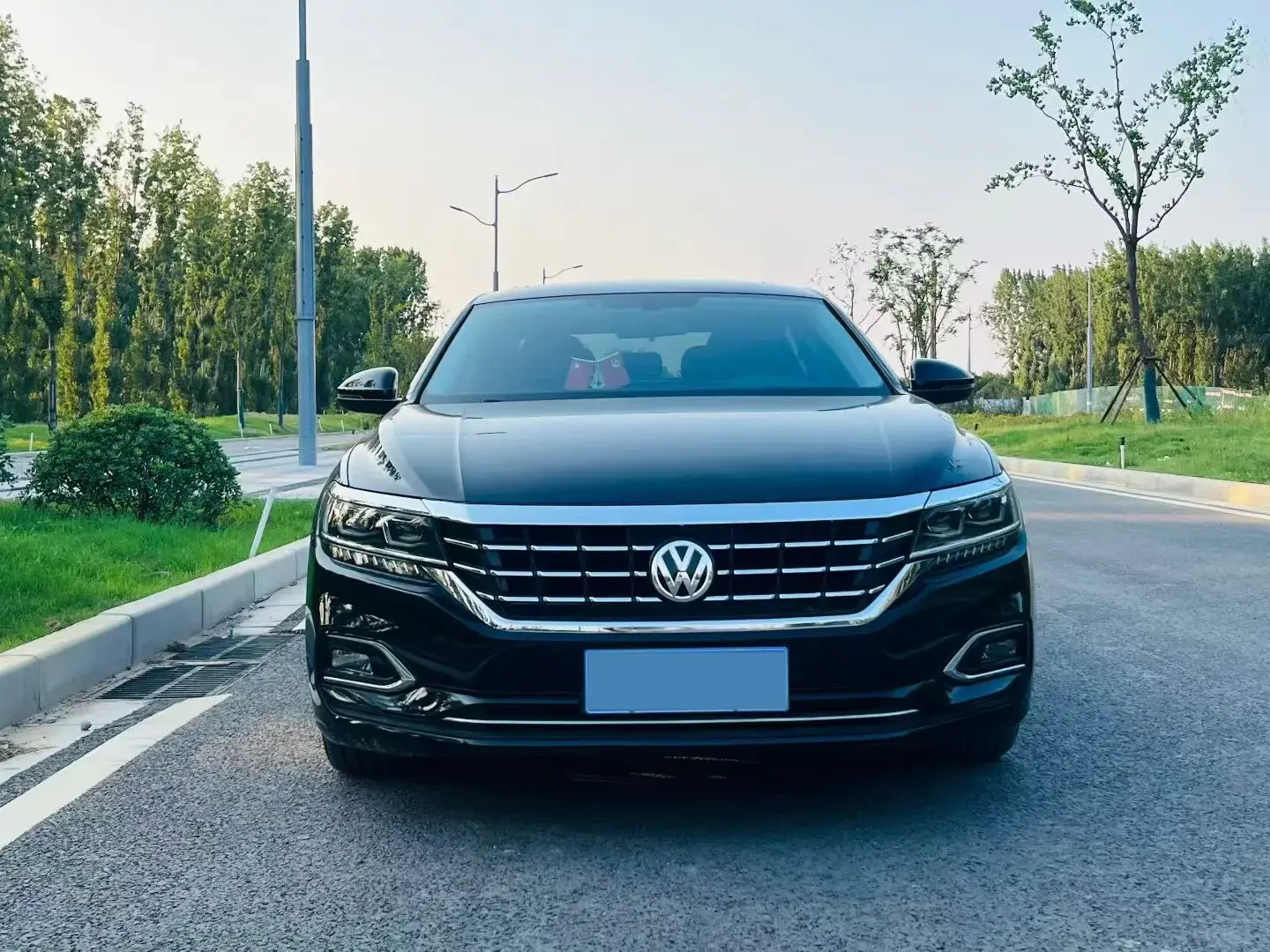 2020 VOLKSWAGEN PASSAT thumbnail 3