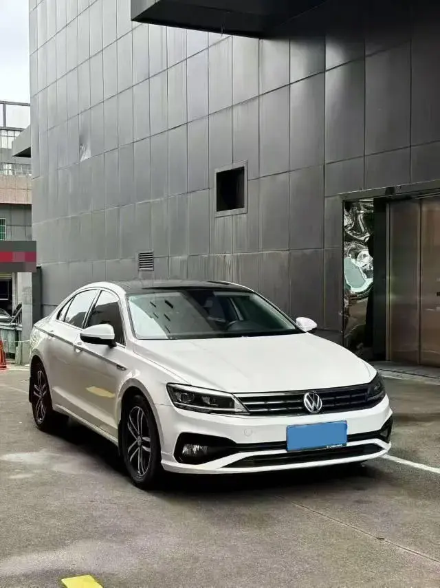 2019 VOLKSWAGEN LAMANDO thumbnail 3