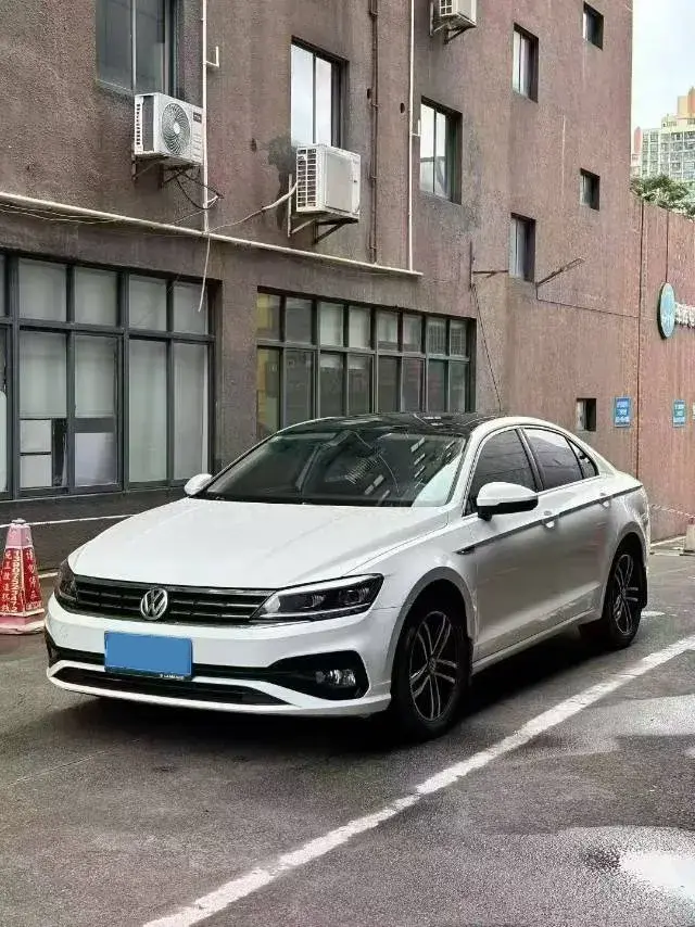 2019 VOLKSWAGEN LAMANDO view 1