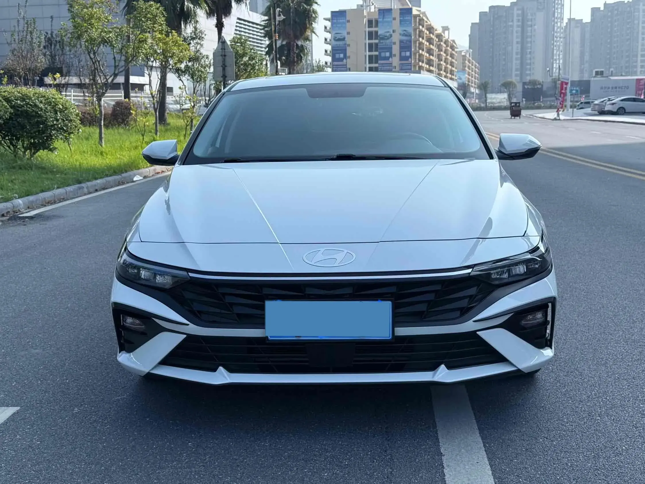 2022 HYUNDAI ELANTRA thumbnail 3