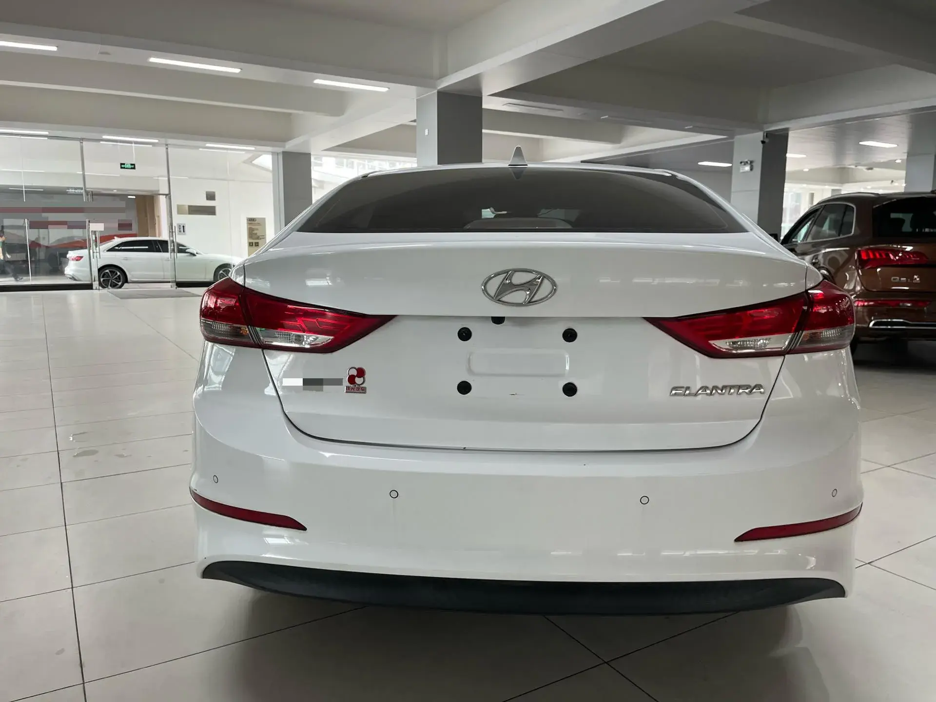 2019 HYUNDAI ELANTRA thumbnail 3