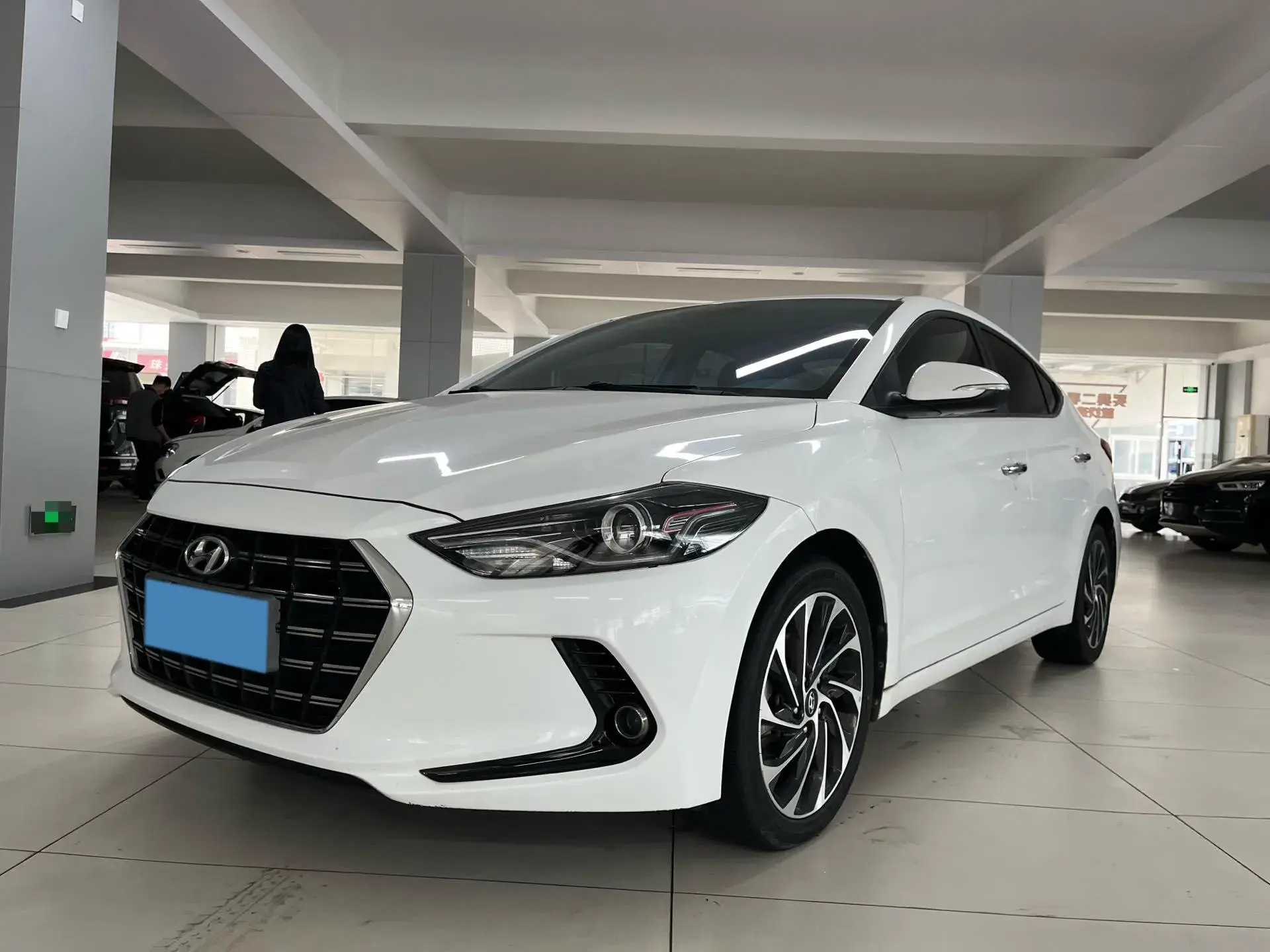 2019 HYUNDAI ELANTRA view 1