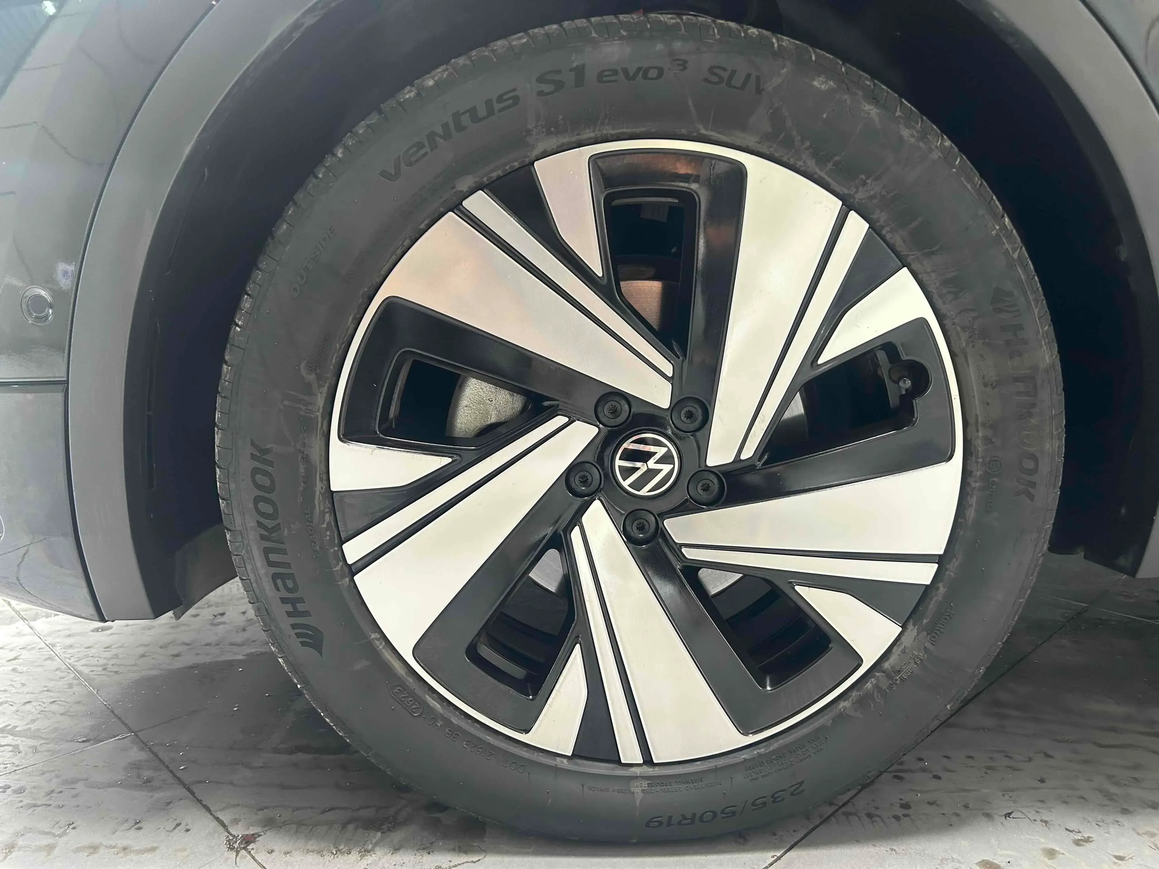 2023 VOLKSWAGEN TIGUAN thumbnail 2