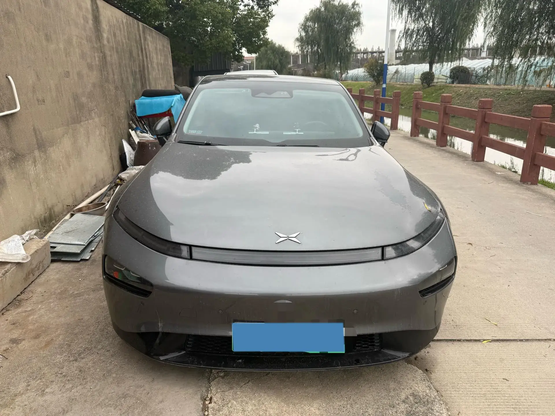 2022 XPENG P7 thumbnail 2