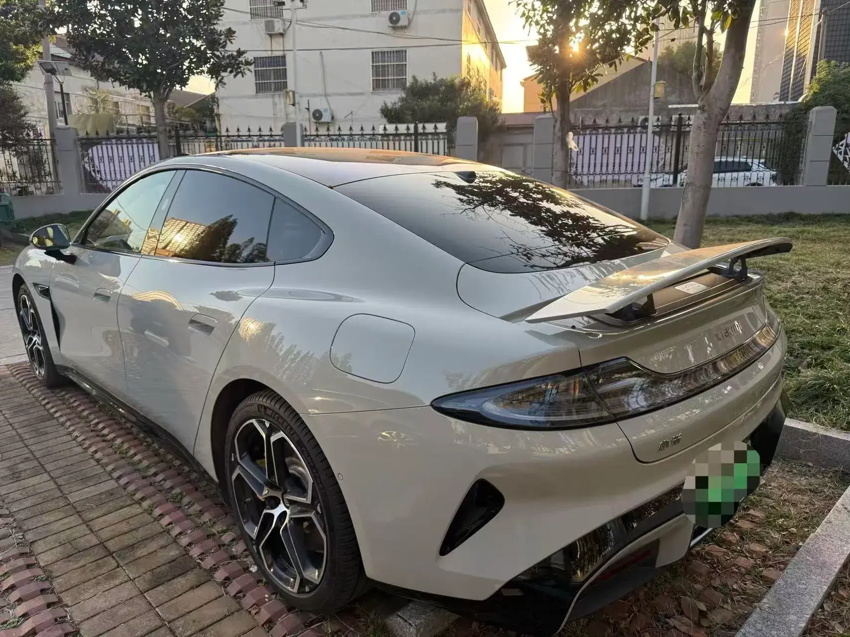 2024 MI SU7 thumbnail 4