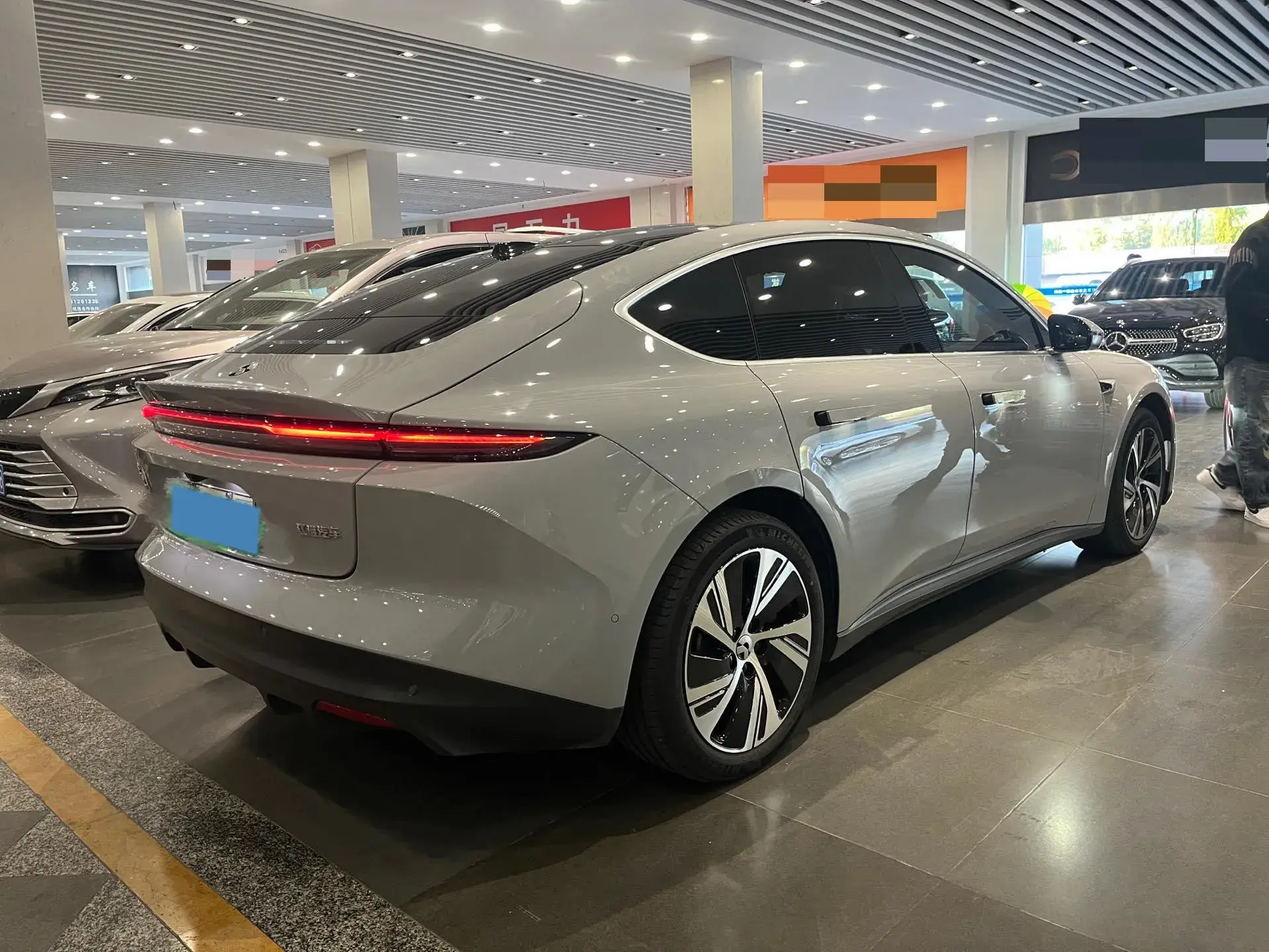 2022 NIO ET5 thumbnail 4