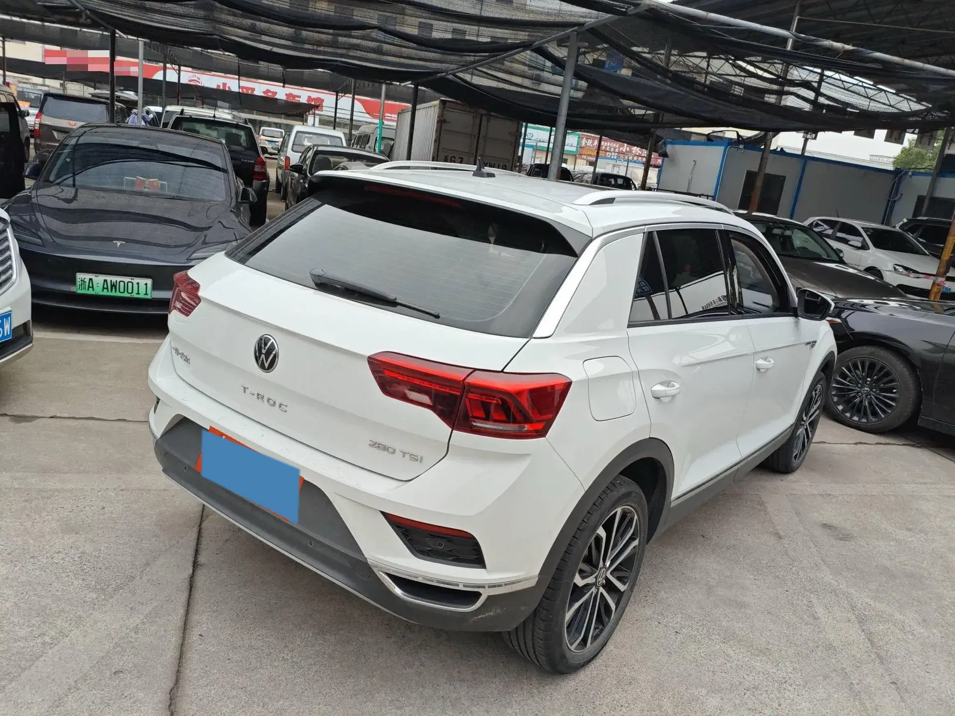 2022 VOLKSWAGEN T-ROC thumbnail 4