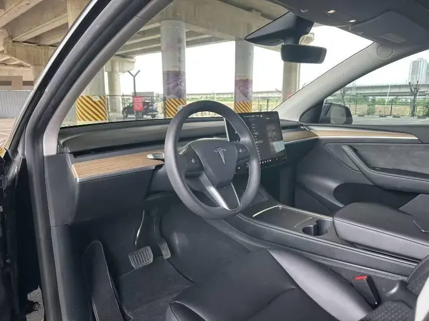 2022 TESLA MODEL thumbnail 2