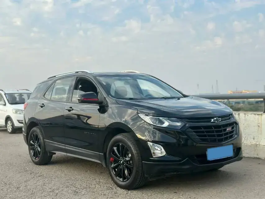 2018 CHEVROLET EQUINOX thumbnail 3