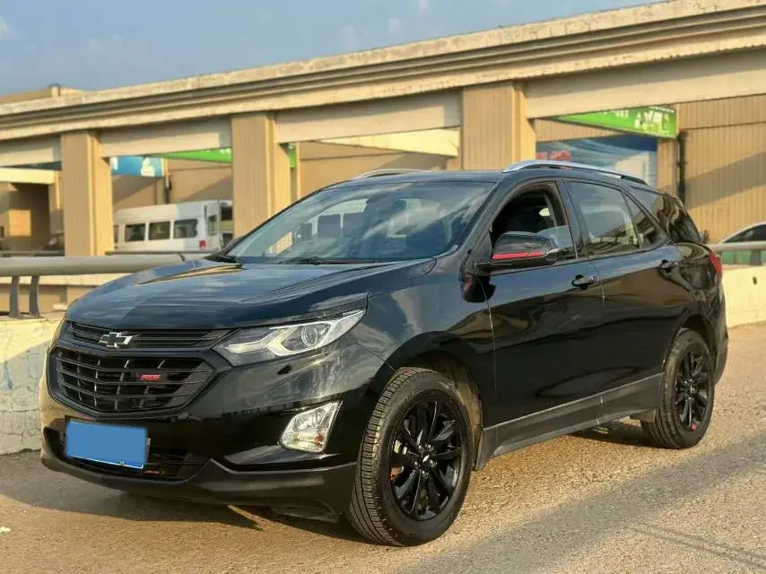 2018 CHEVROLET EQUINOX view 1