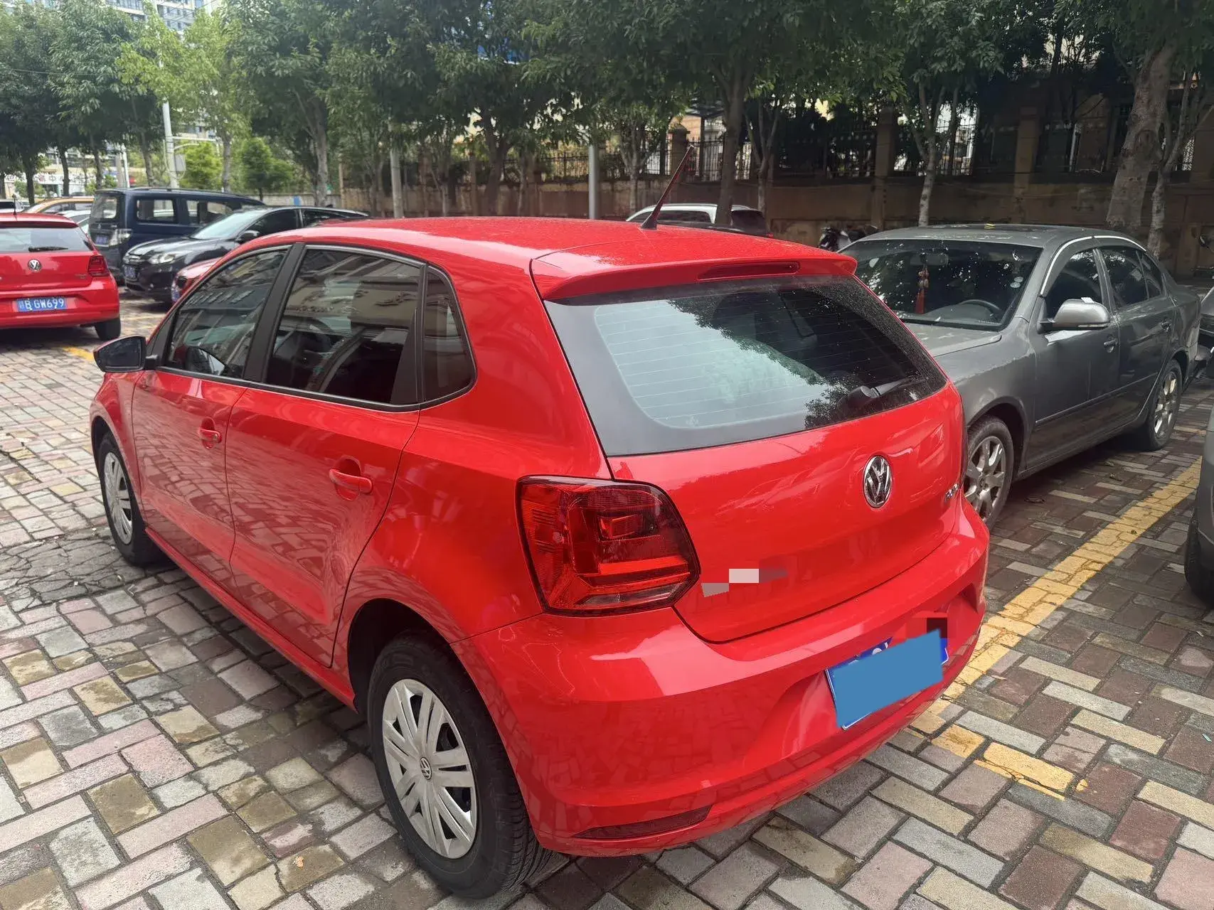 2016 VOLKSWAGEN POLO thumbnail 3