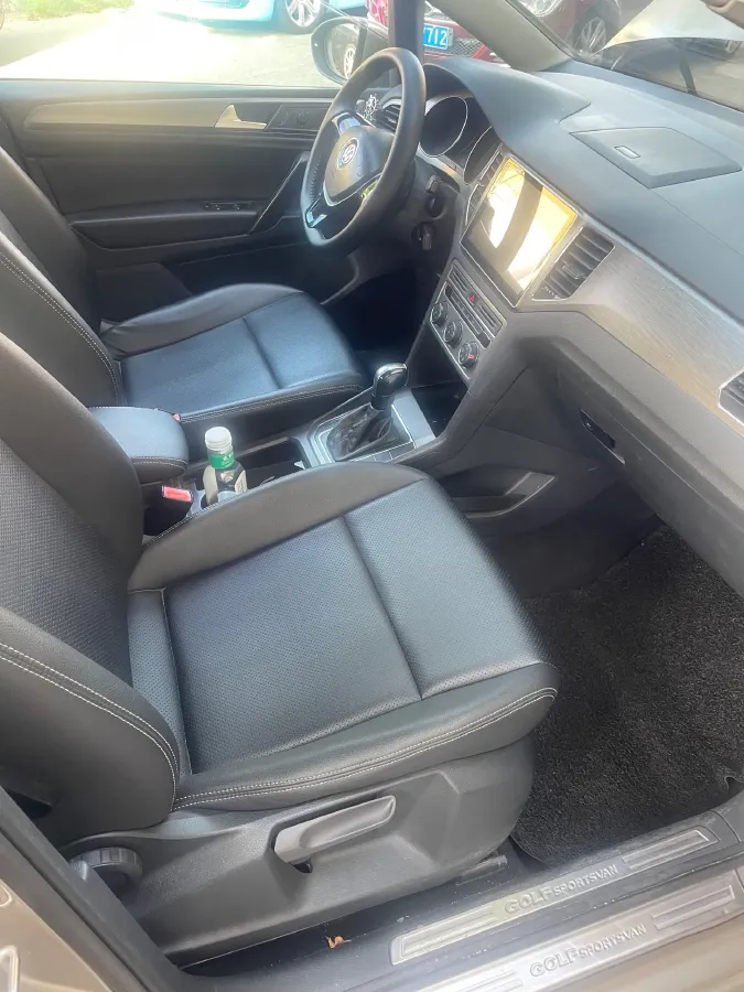 2016 Volkswagen Golf Sportsvan 1.6L 110HP L4 6AT,autocango,china used car exporter,china ev exporter,chinese used car exporter,chinese used ev exporter