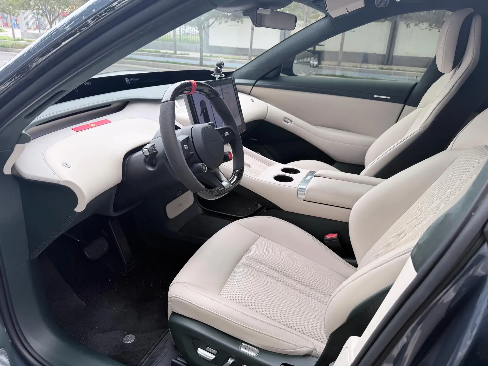 2025 MI YU7 thumbnail 3