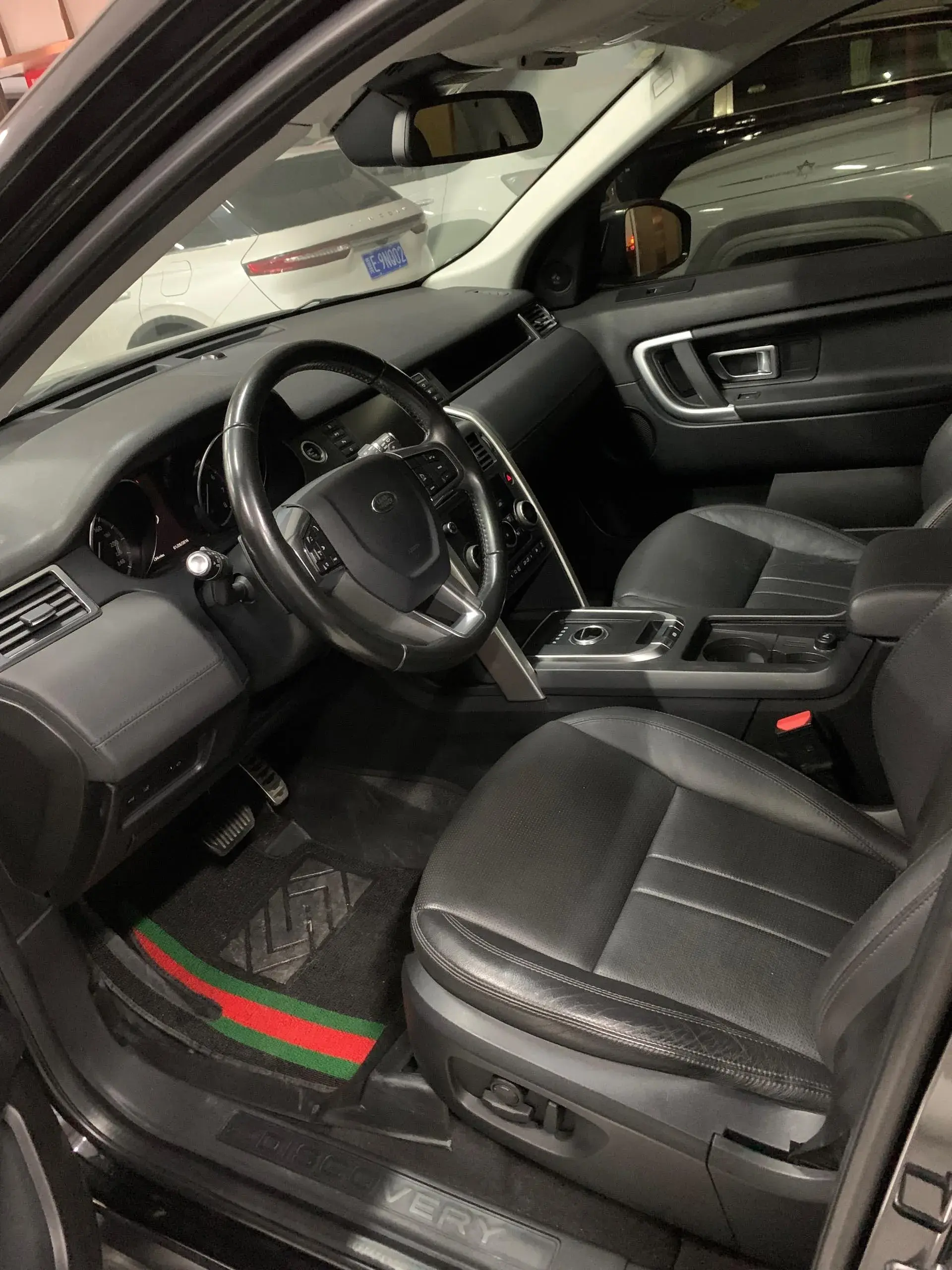 2018 LAND ROVER thumbnail 4