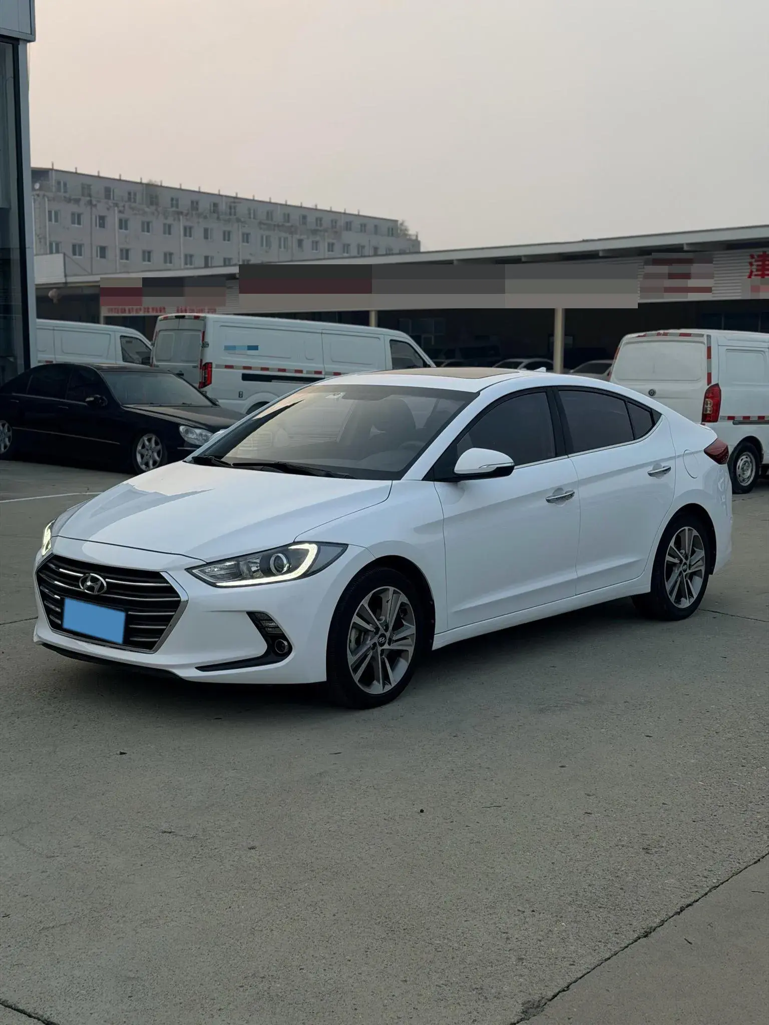 2016 HYUNDAI ELANTRA view 1