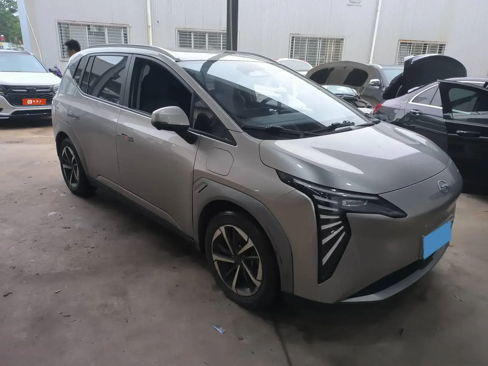 2023 AION Y thumbnail 2