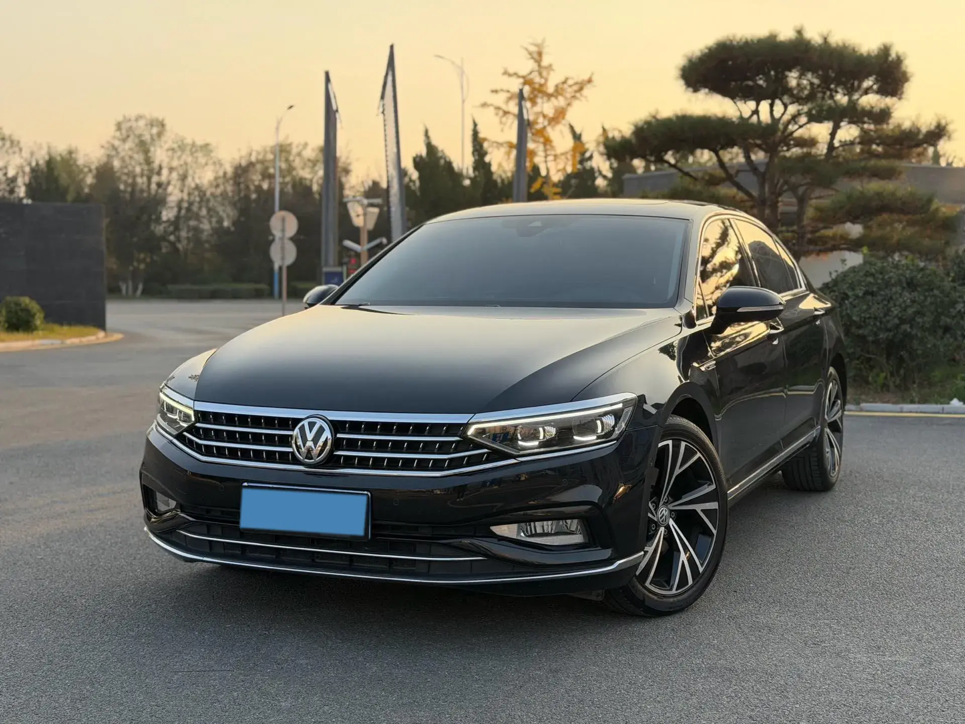 2020 VOLKSWAGEN MAGOTAN view 1