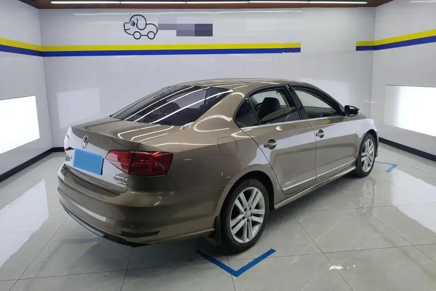 2018 VOLKSWAGEN SAGITAR thumbnail 3