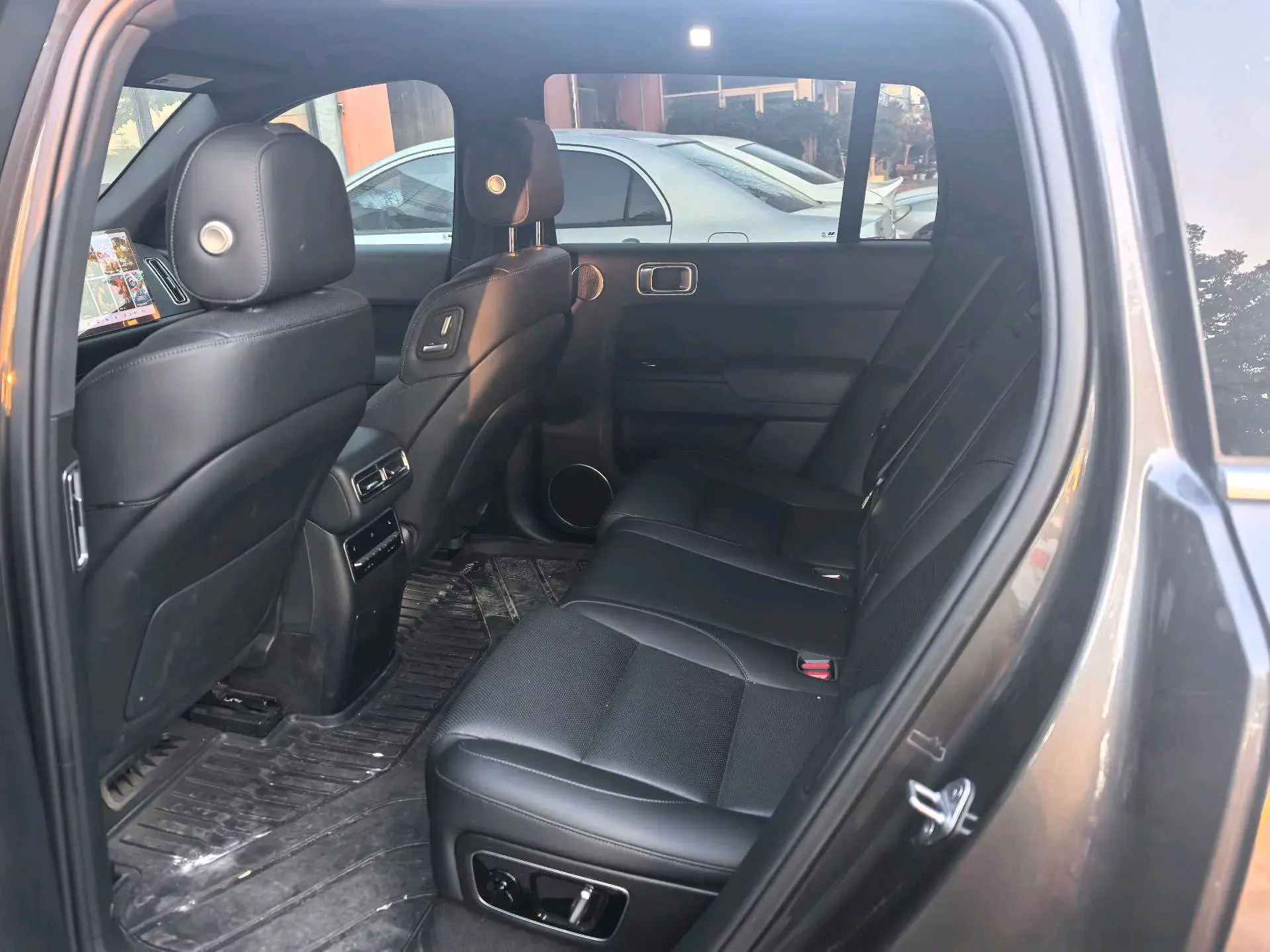 2023 LI L7 thumbnail 3