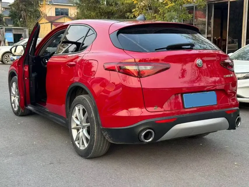 2017 Alfa Romeo Stelvio 2.0T 200HP L4 8AT,autocango,china used car exporter,china ev exporter,chinese used car exporter,chinese used ev exporter