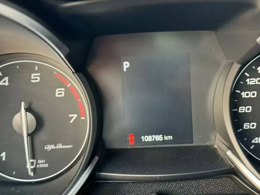 2017 Alfa Romeo Stelvio 2.0T 200HP L4 8AT,autocango,china used car exporter,china ev exporter,chinese used car exporter,chinese used ev exporter