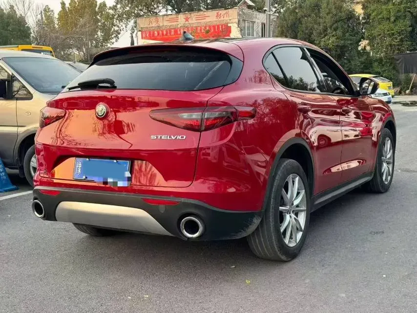 2017 Alfa Romeo Stelvio 2.0T 200HP L4 8AT,autocango,china used car exporter,china ev exporter,chinese used car exporter,chinese used ev exporter
