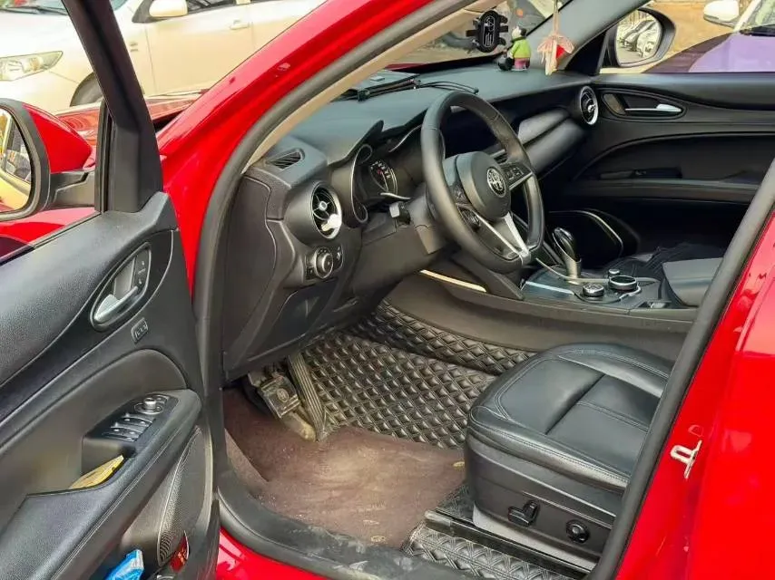 2017 Alfa Romeo Stelvio 2.0T 200HP L4 8AT,autocango,china used car exporter,china ev exporter,chinese used car exporter,chinese used ev exporter