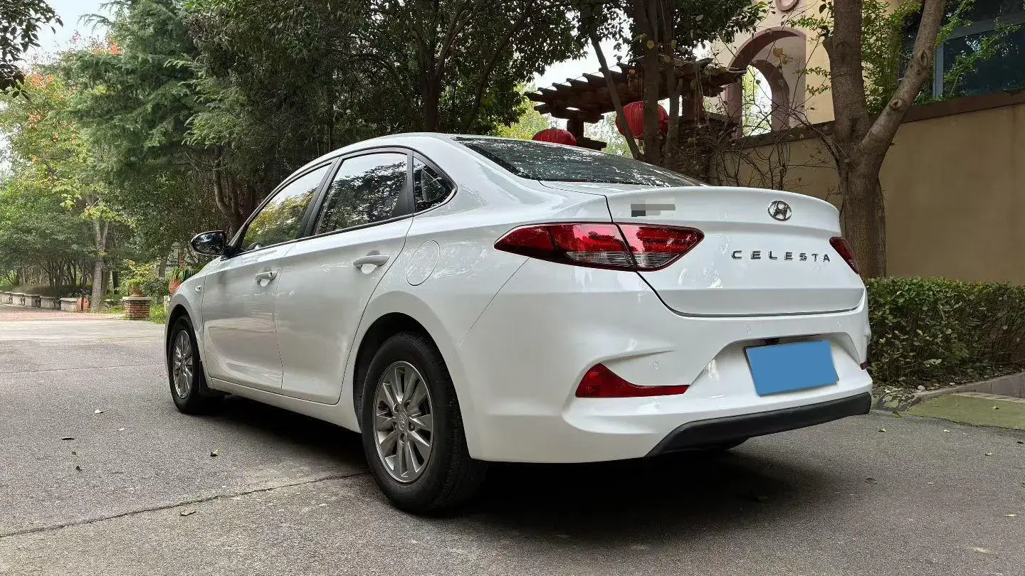 2017 HYUNDAI CELESTA thumbnail 4