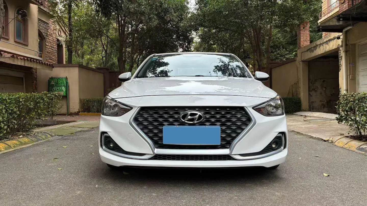2017 HYUNDAI CELESTA thumbnail 2