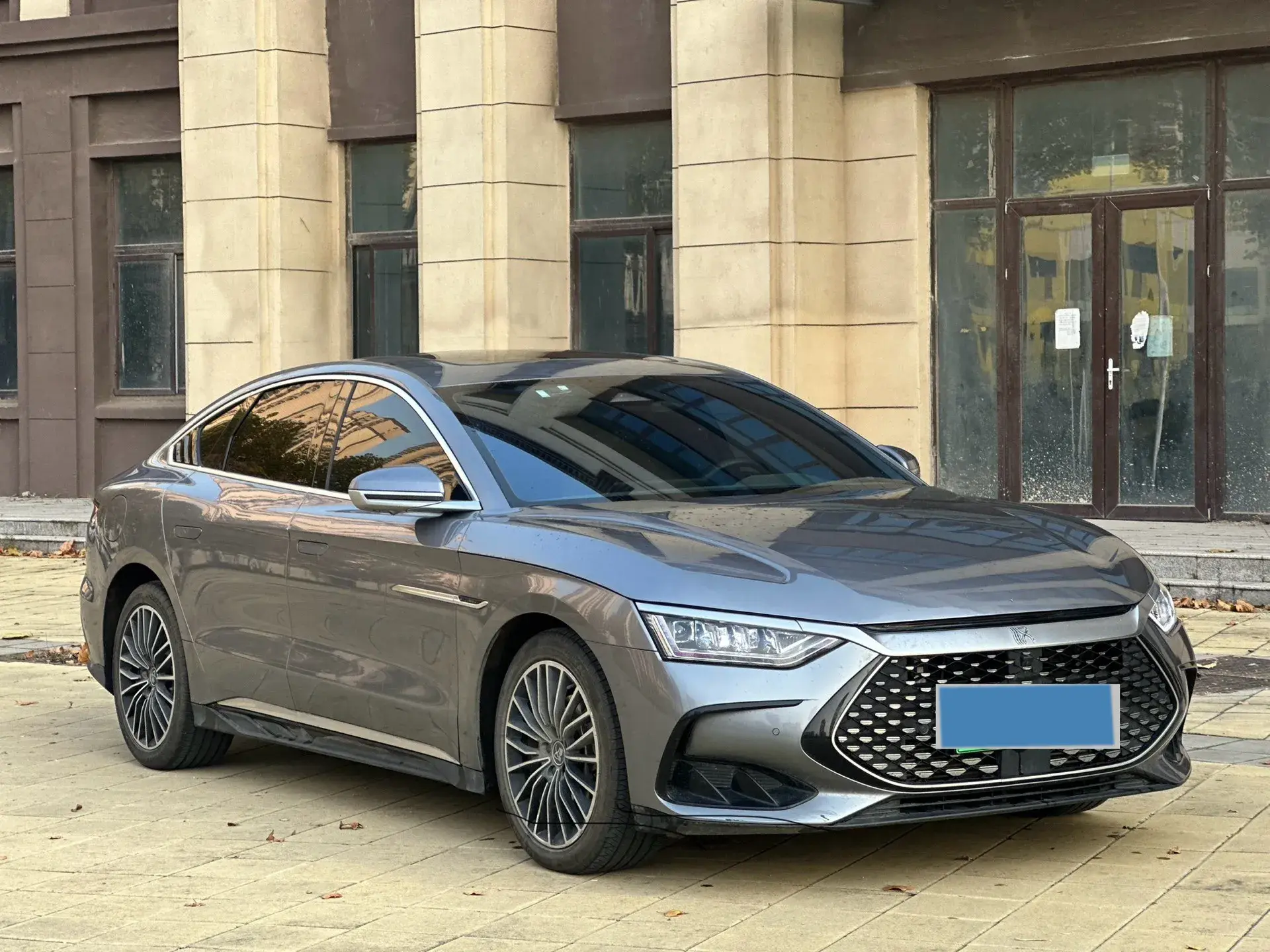 2022 BYD HAN thumbnail 3