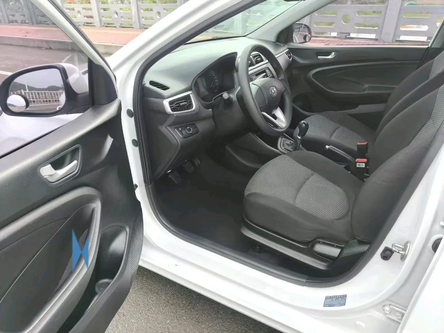 2017 HYUNDAI REINA thumbnail 4