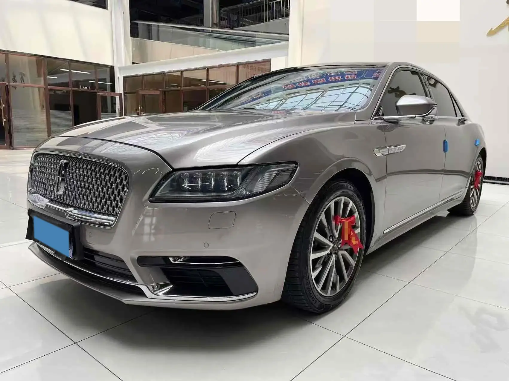 2019 LINCOLN CONTINENTAL view 1
